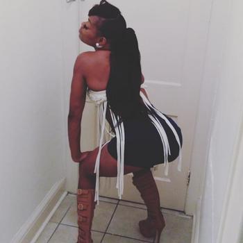, 22  female escort, Milwaukee