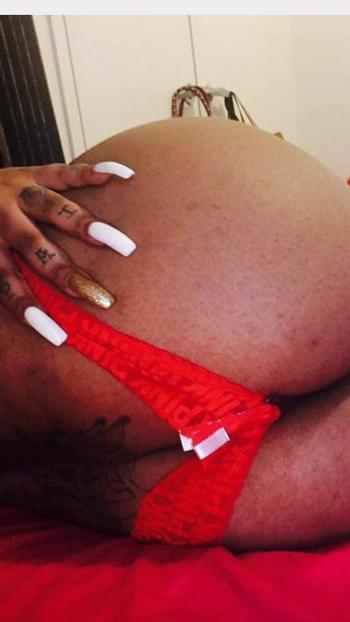 , 22  female escort, Milwaukee
