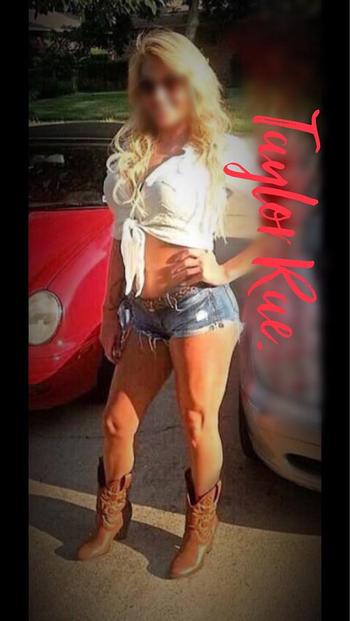 , 35  female escort, Milwaukee