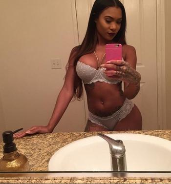 , 21  female escort, Milwaukee