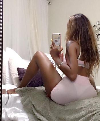 , 24  female escort, Milwaukee