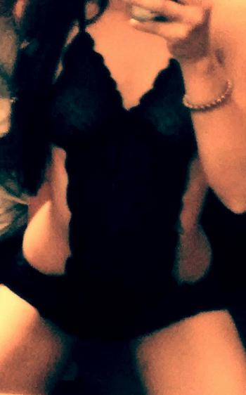 , 25  female escort, Milwaukee