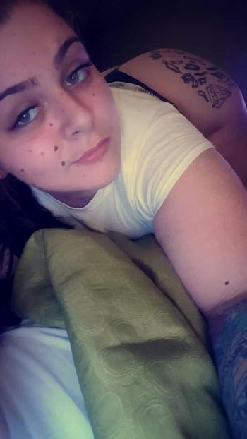, 22  female escort, Milwaukee