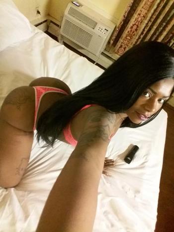 , 24  female escort, Milwaukee