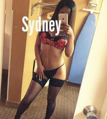 , 21  female escort, Milwaukee