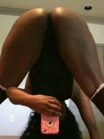 , 22  female escort, Milwaukee