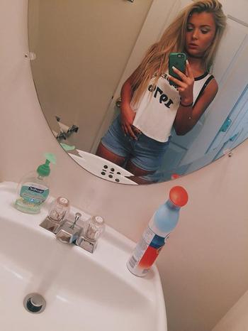 , 19  female escort, Milwaukee