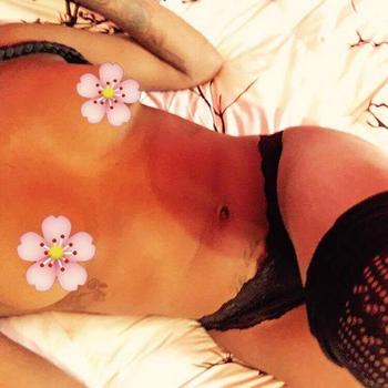 , 19  female escort, Milwaukee