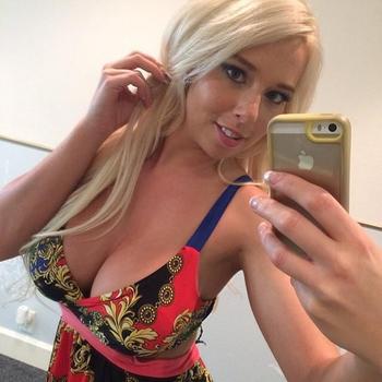 , 20  female escort, Milwaukee