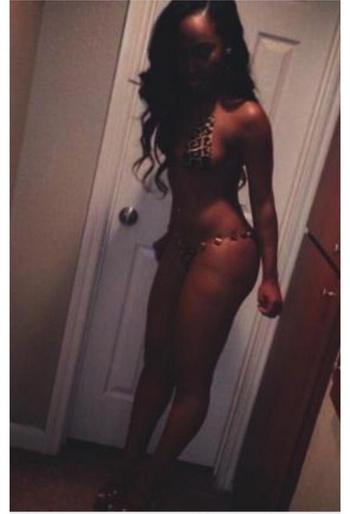 , 25  female escort, Milwaukee