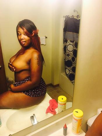 , 20  female escort, Milwaukee
