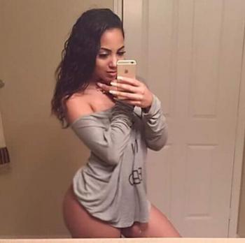 , 22  female escort, Milwaukee
