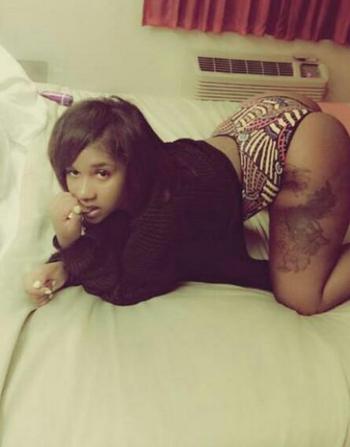 , 21  female escort, Milwaukee