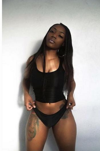 , 23  female escort, Milwaukee
