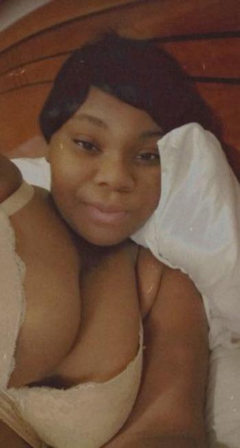 Mimi, 30  female escort, Milwaukee