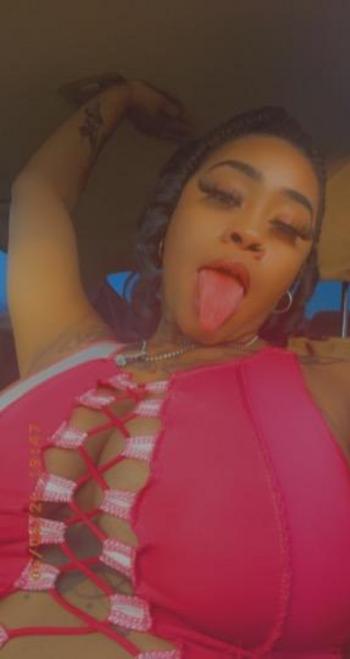 Luxury, 21  female escort, Milwaukee
