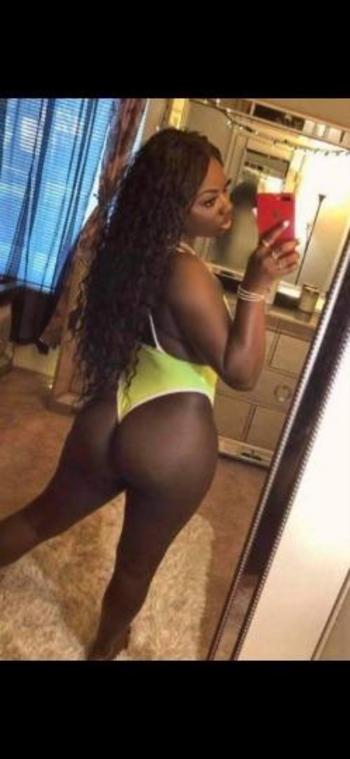 Diamond, 24  female escort, Milwaukee