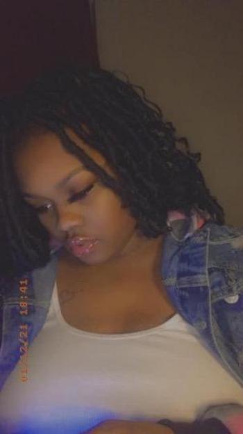 qweengemini, 27  female escort, Milwaukee
