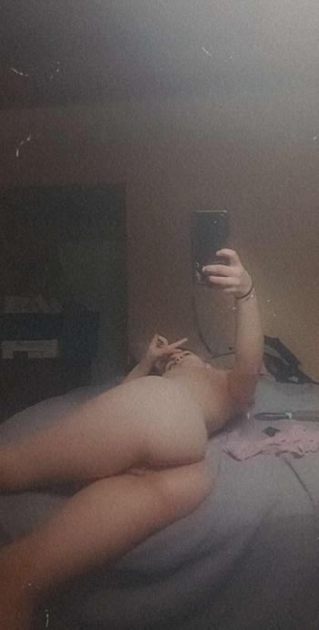 ashley, 23  female escort, Milwaukee