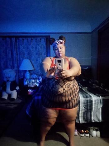 Juicy Peach, 39  female escort, Milwaukee