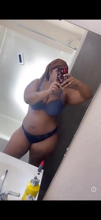Carmen, 26  female escort, Milwaukee