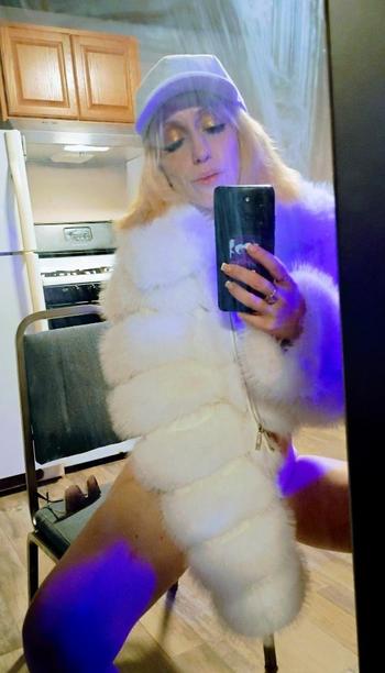 Ash, 30  female escort, Milwaukee