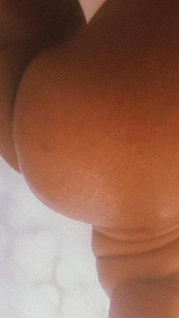 Sapphire, 26  female escort, Milwaukee
