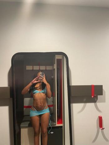Mona Elise, 23  female escort, Milwaukee
