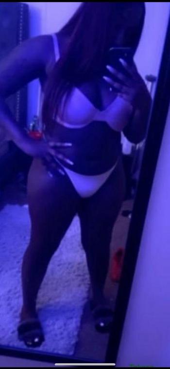 Bri, 24  female escort, Milwaukee