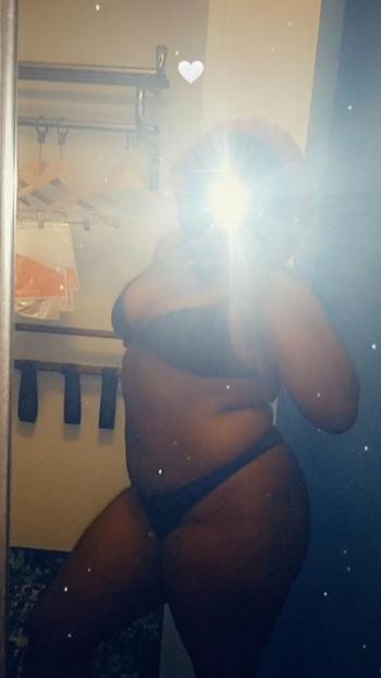 Shay, 25  female escort, Milwaukee