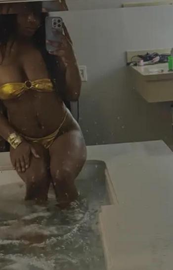 Jade, 26  female escort, Milwaukee