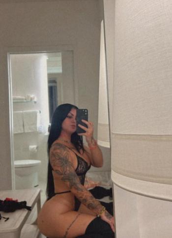 Angie , 24  female escort, Milwaukee