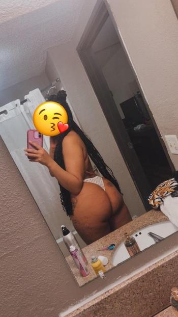 Cupcake , 25  female escort, Milwaukee