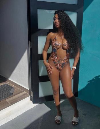 Alayla, 28  female escort, Milwaukee