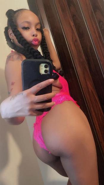 414-842-7117, 26  female escort, Milwaukee